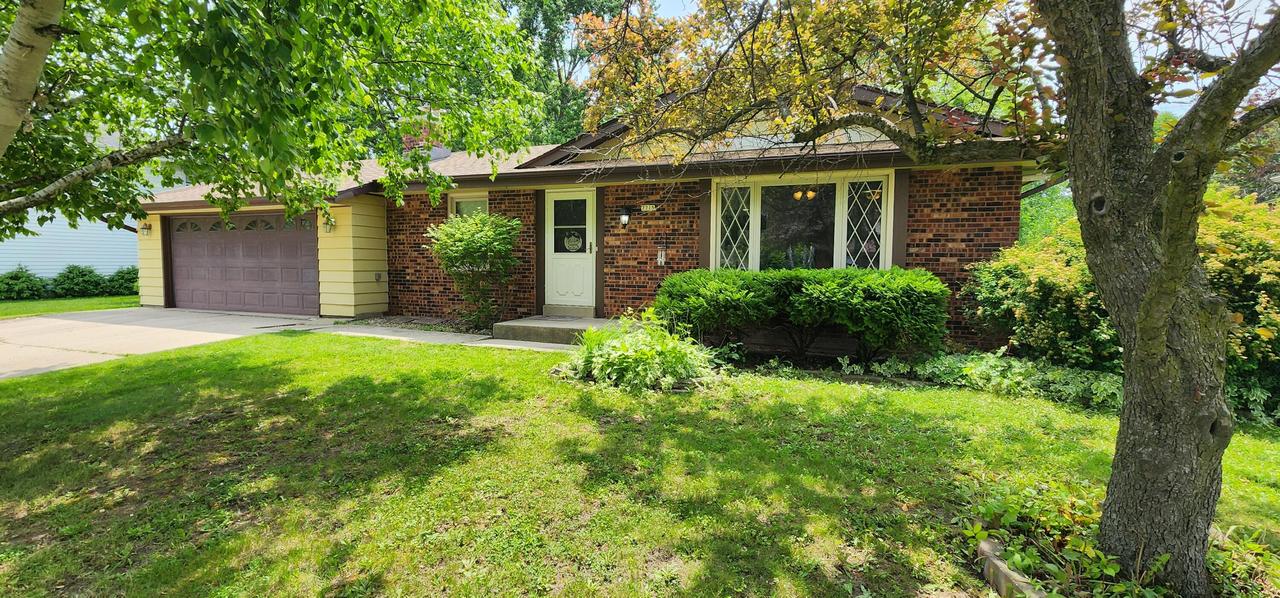 7715 S Manitowoc Ave, Oak Creek, WI 53154