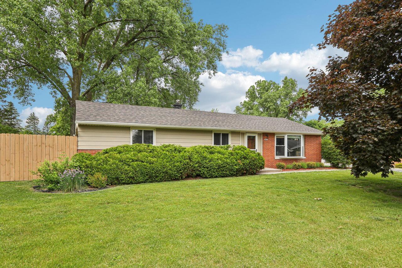 14516 W Janice Pl, New Berlin, WI 53151