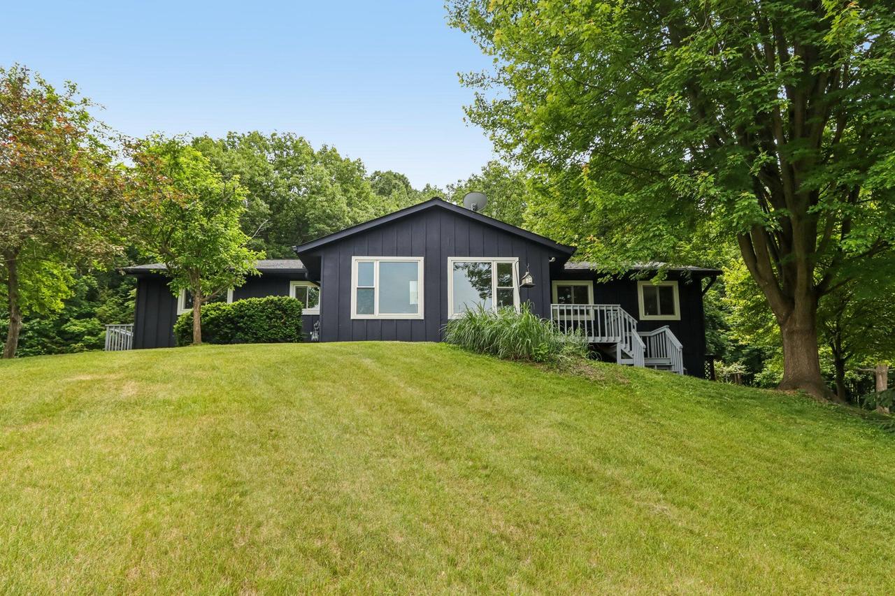 S83W27815 Beaver Trl, Vernon, WI 53149