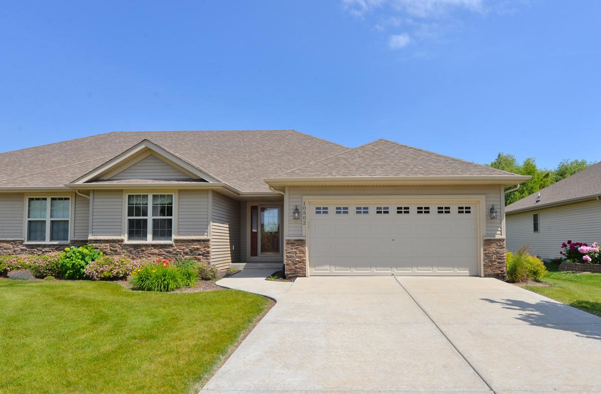 10502 Prairie Crossing, Caledonia, WI 53126