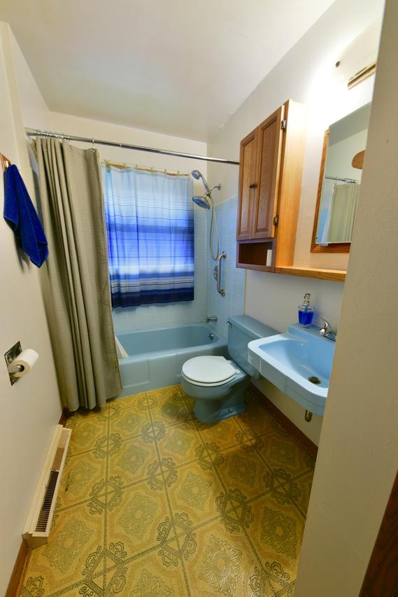 5332 W Mill Rd #5332A, Milwaukee, WI 53218