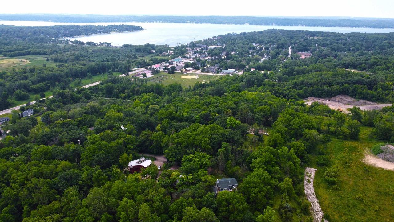 238 Bayview Rd, Delavan, WI 53191