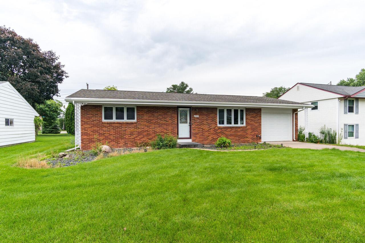 2922 31st St, La Crosse, WI 54601