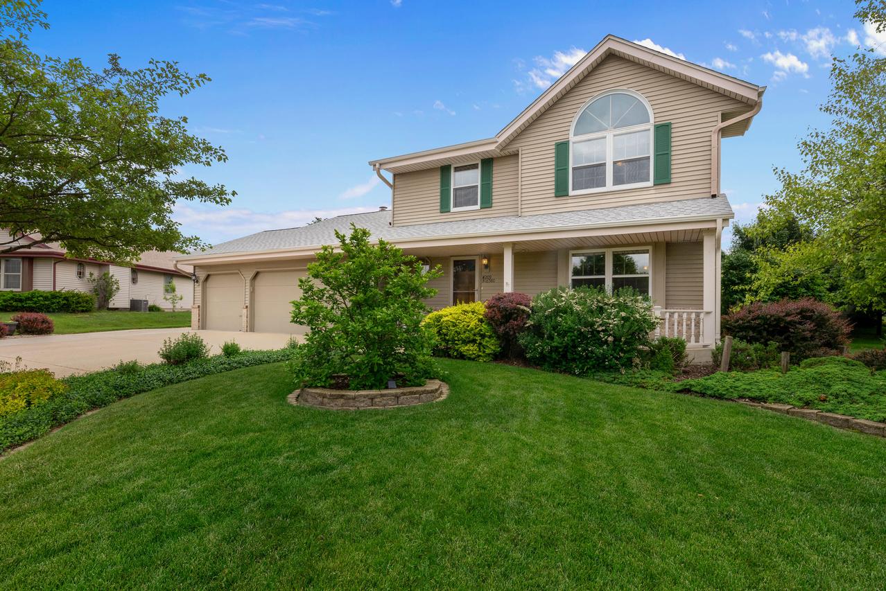 W209N16580 Galloway Ct, Jackson, WI 53037