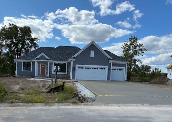 W251N2371 Valleyview Cir, Pewaukee, WI 53072