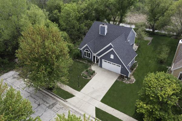 2221 Inverness Dr, Waukesha, WI 53186