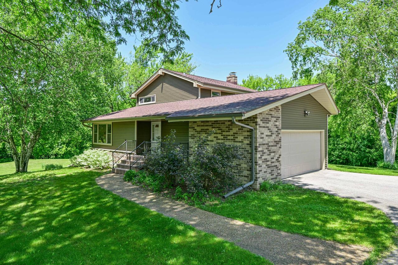 1408 Woodland Dr, Grafton, WI 53024