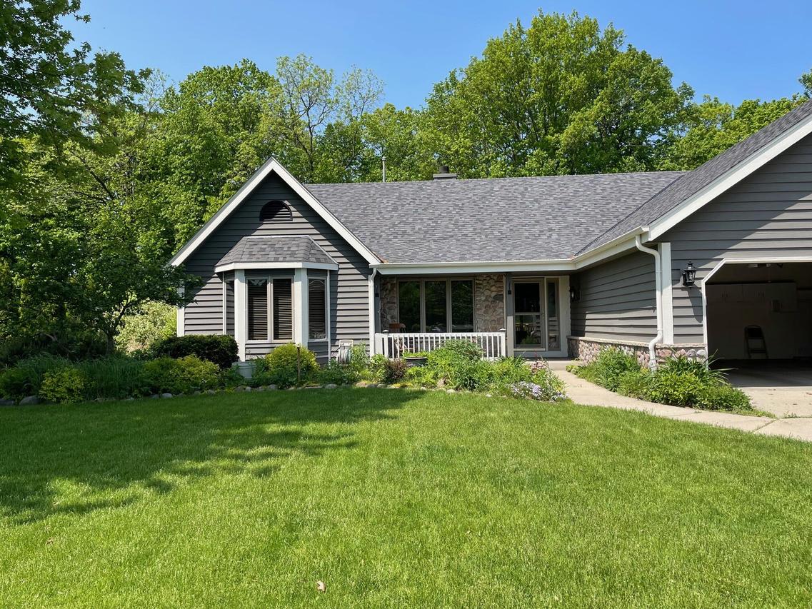 4535 S Mary Ln, New Berlin, WI 53151