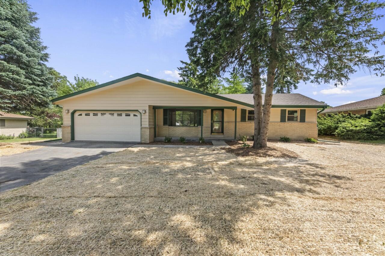6101 W Edgerton Ave, Greendale, WI 53129