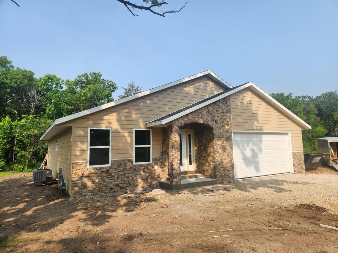 8106 Monroe St #8112, Burlington, WI 53105