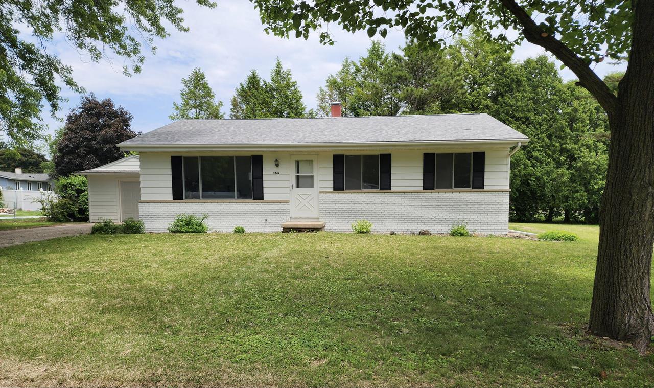 1239 Erick St, Fort Atkinson, WI 53538