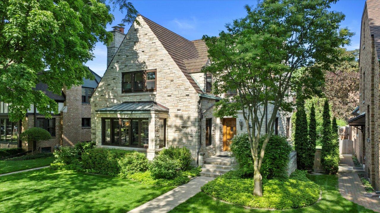 5552 N Berkeley Blvd, Whitefish Bay, WI 53217