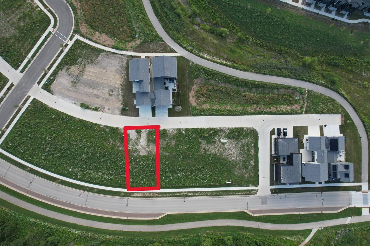 9393 S Lake Vista #3004, Oak Creek, WI 53154