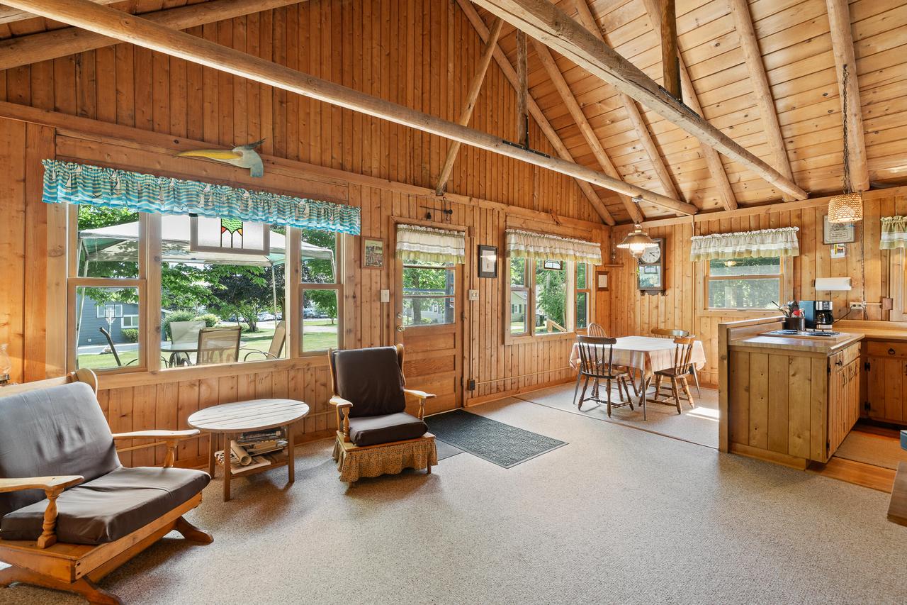 N3066 Willow Rd, Geneva, WI 53147