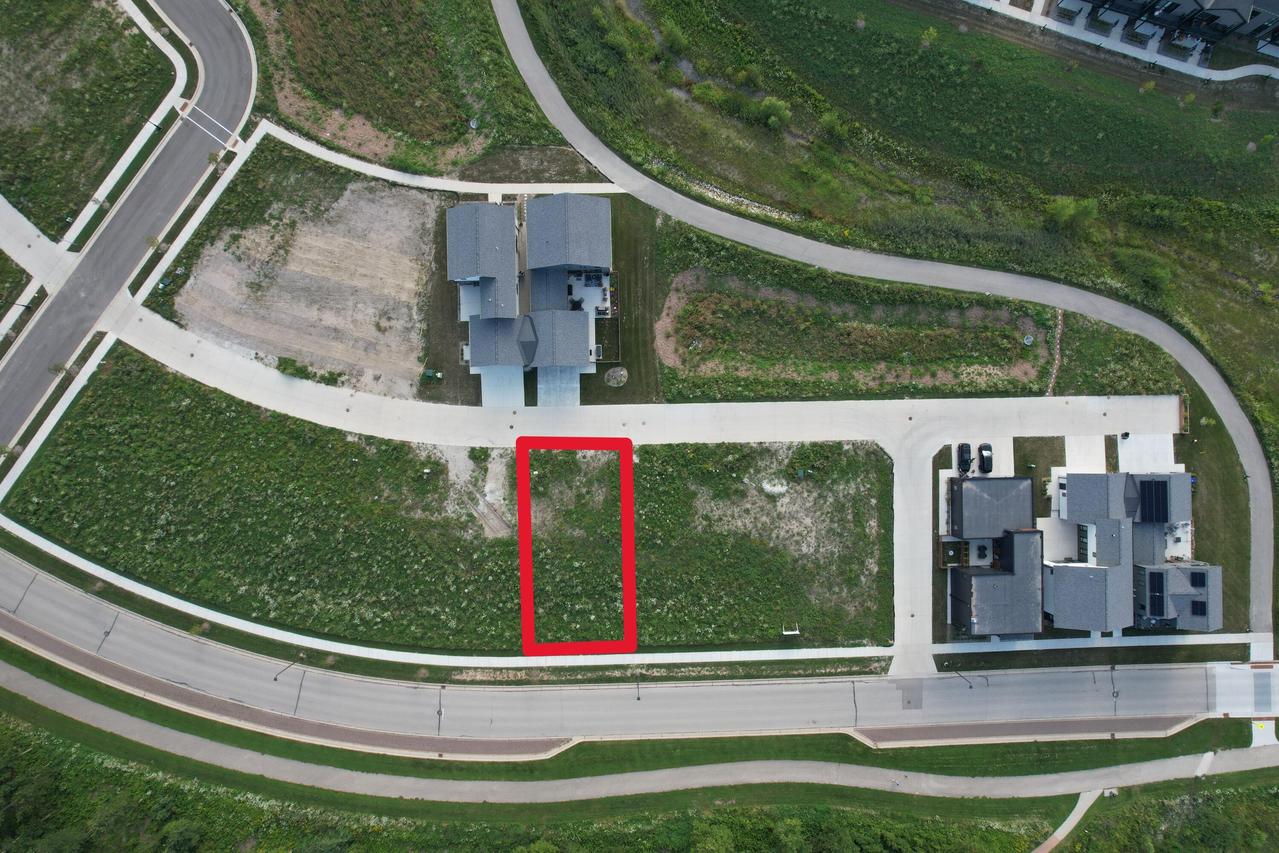 9385 S Lake Vista #3003, Oak Creek, WI 53154