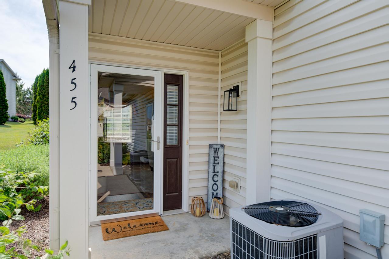 455 Cedar Ct #410-2, Slinger, WI 53086
