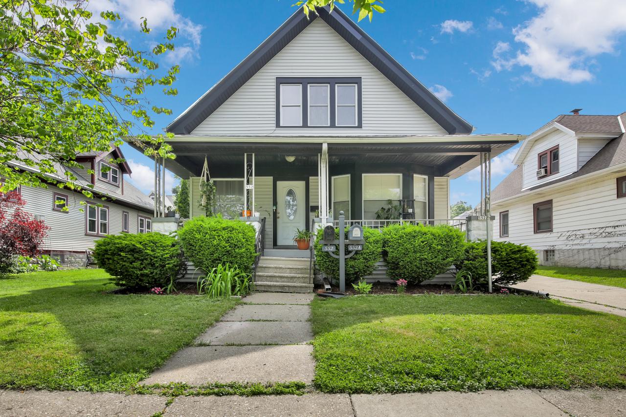 552 N 62nd St, Wauwatosa, WI 53213