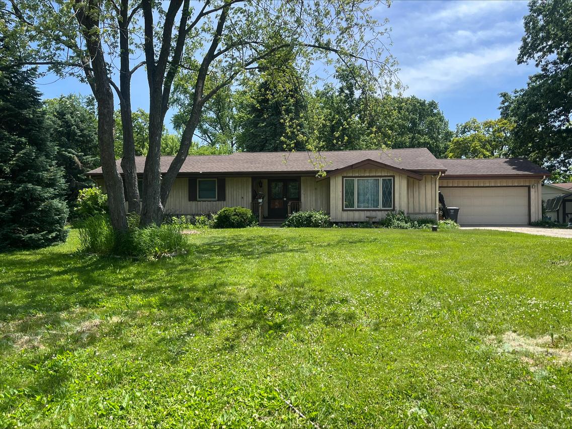 3435 W Holmes Ave, Greenfield, WI 53221