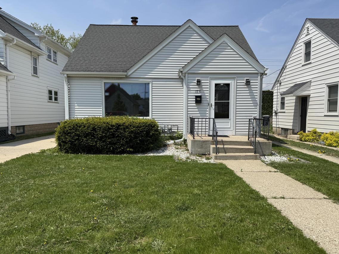 1731 S 55th St, West Milwaukee, WI 53214