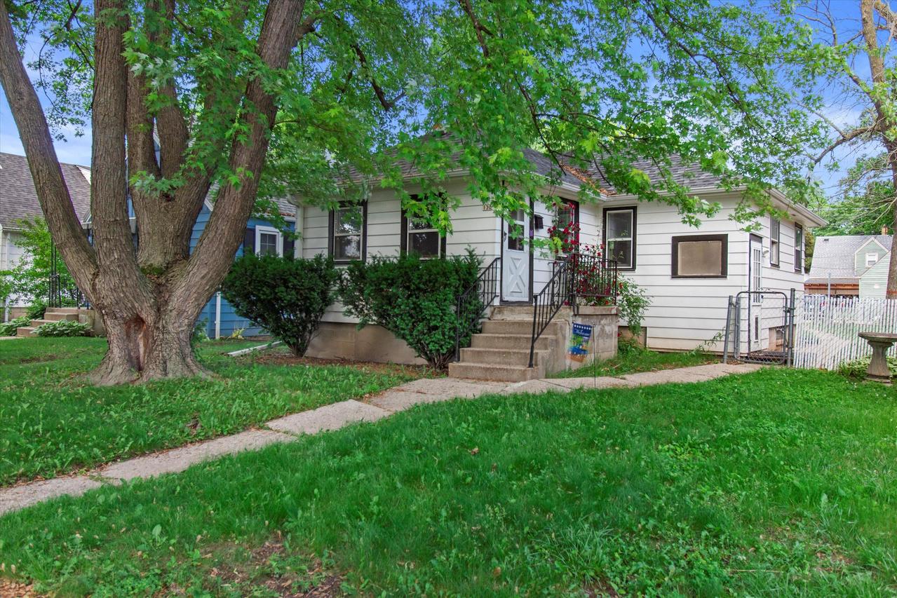 130 S 74th St, Milwaukee, WI 53214