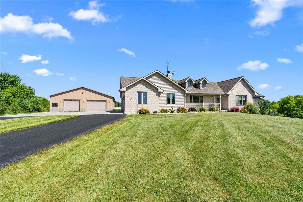 N5319 Nancy Ln, Hubbard, WI 53035