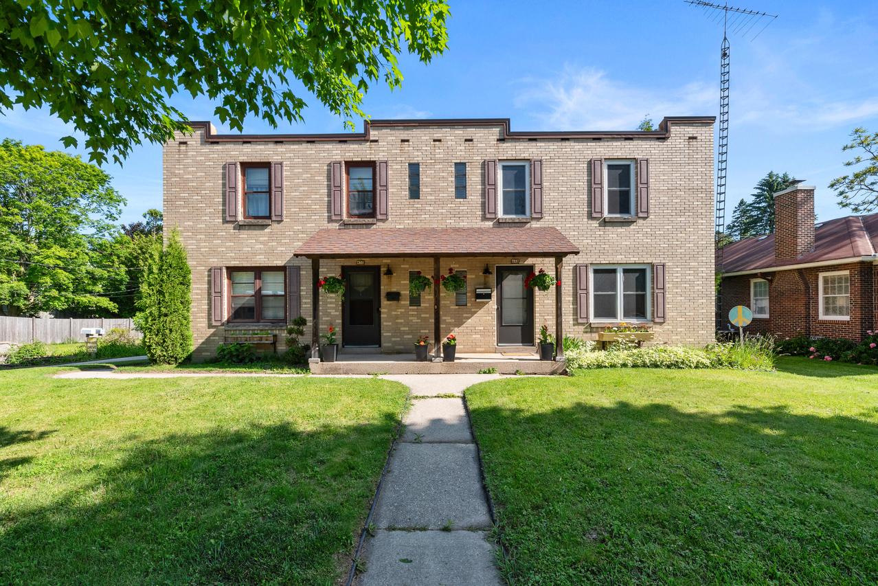 448 W Grand Ave, Port Washington, WI 53074