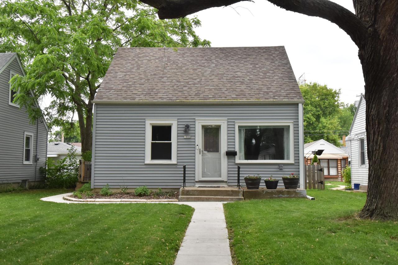 1000 S 114th St, West Allis, WI 53214
