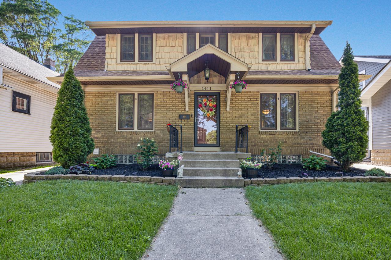 1441 N 66th St, Wauwatosa, WI 53213