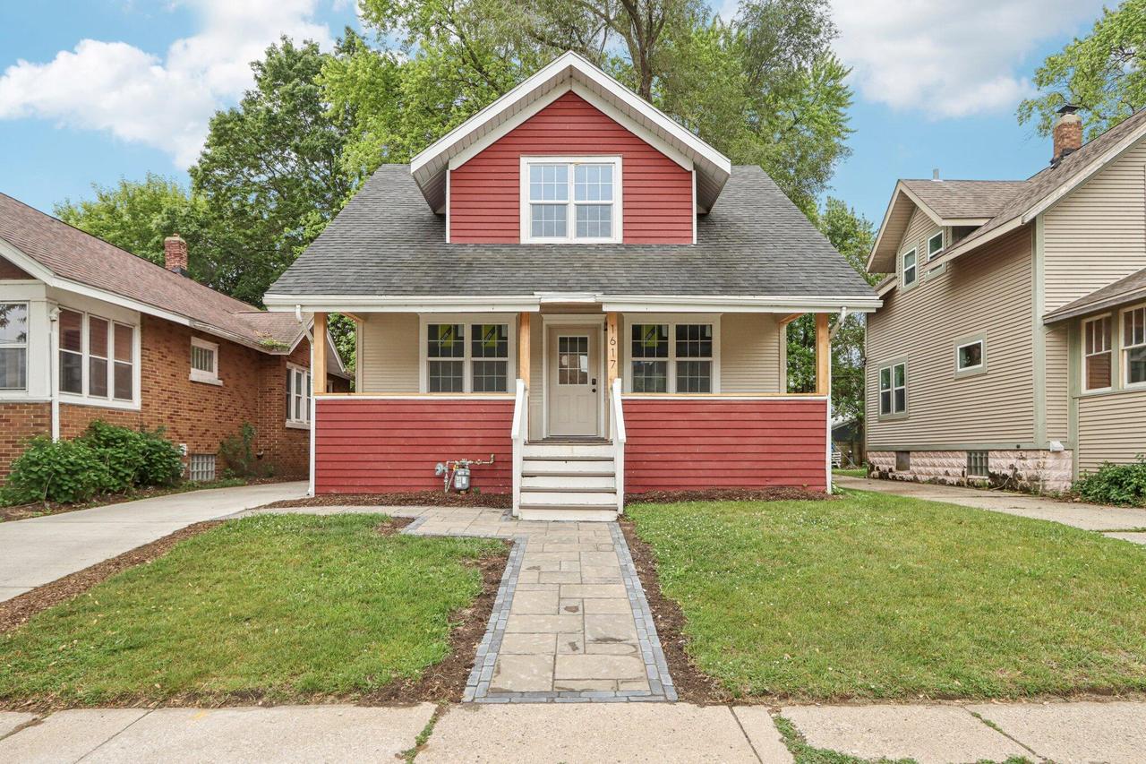 1617 69th St, Kenosha, WI 53143