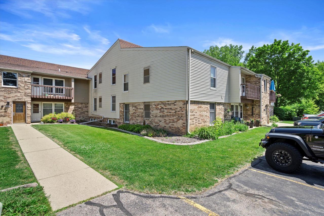 N114W16680 Crown Dr #7, Germantown, WI 53022