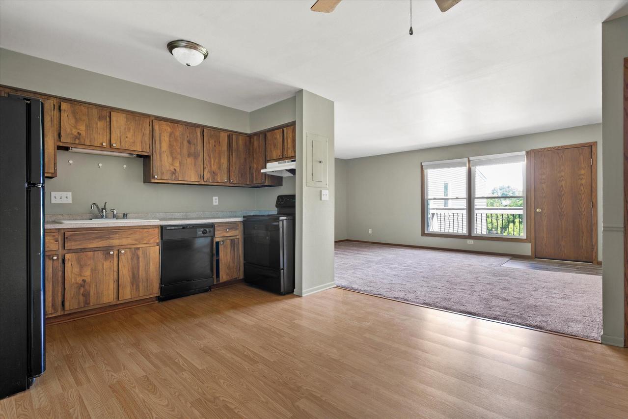 N114W16680 Crown Dr #7, Germantown, WI 53022