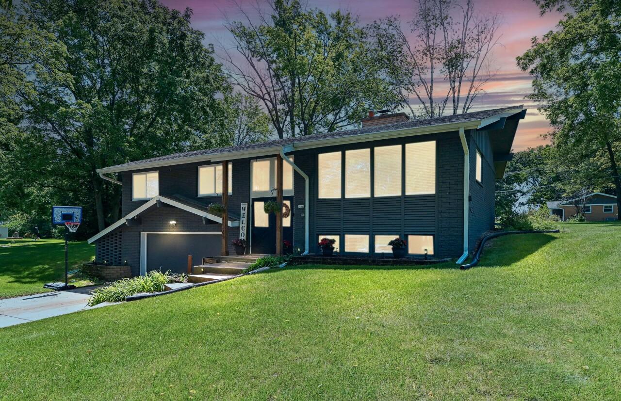 18365 Arden Ave, Brookfield, WI 53045