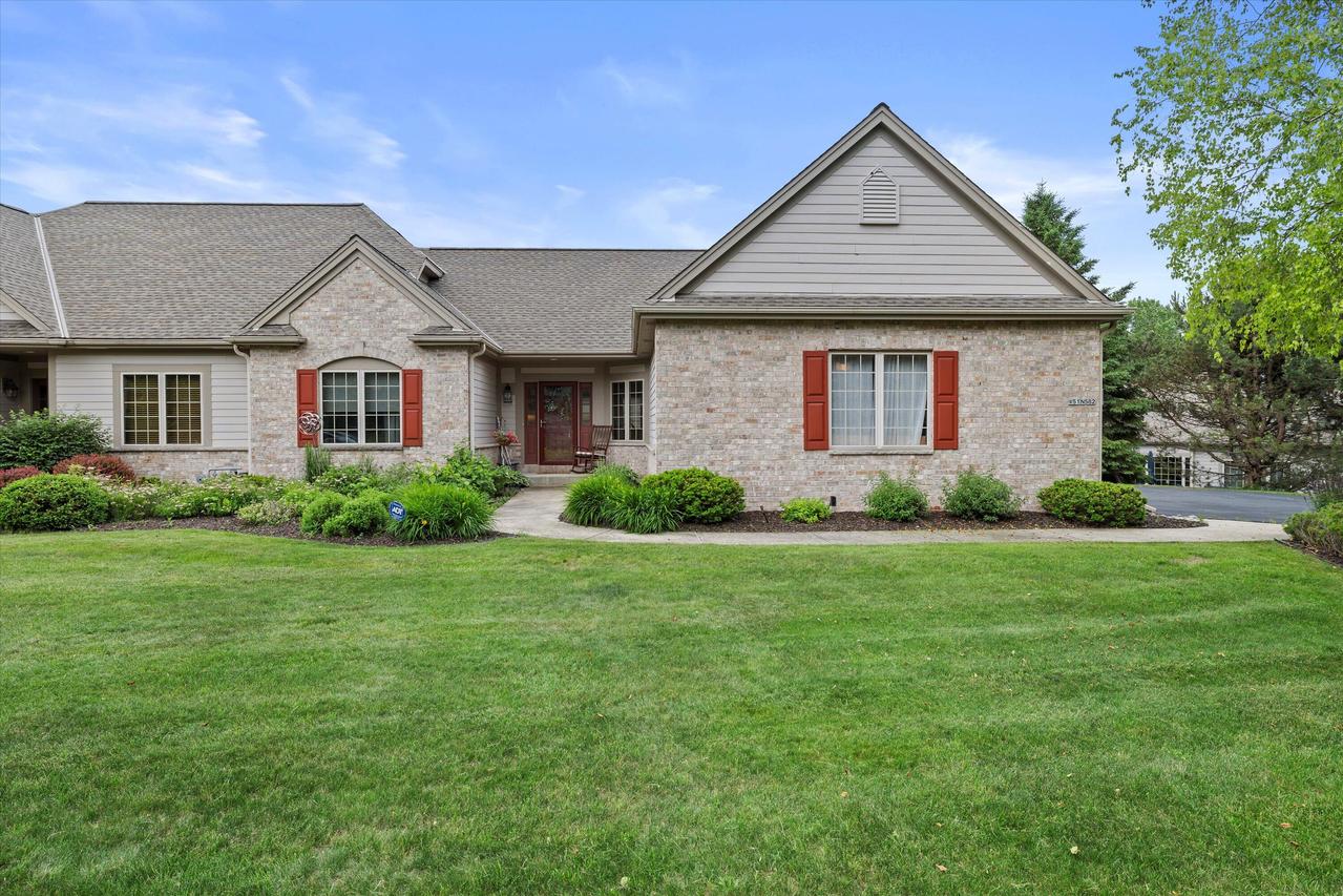 W51N582 Cedar Reserve Cir, Cedarburg, WI 53012