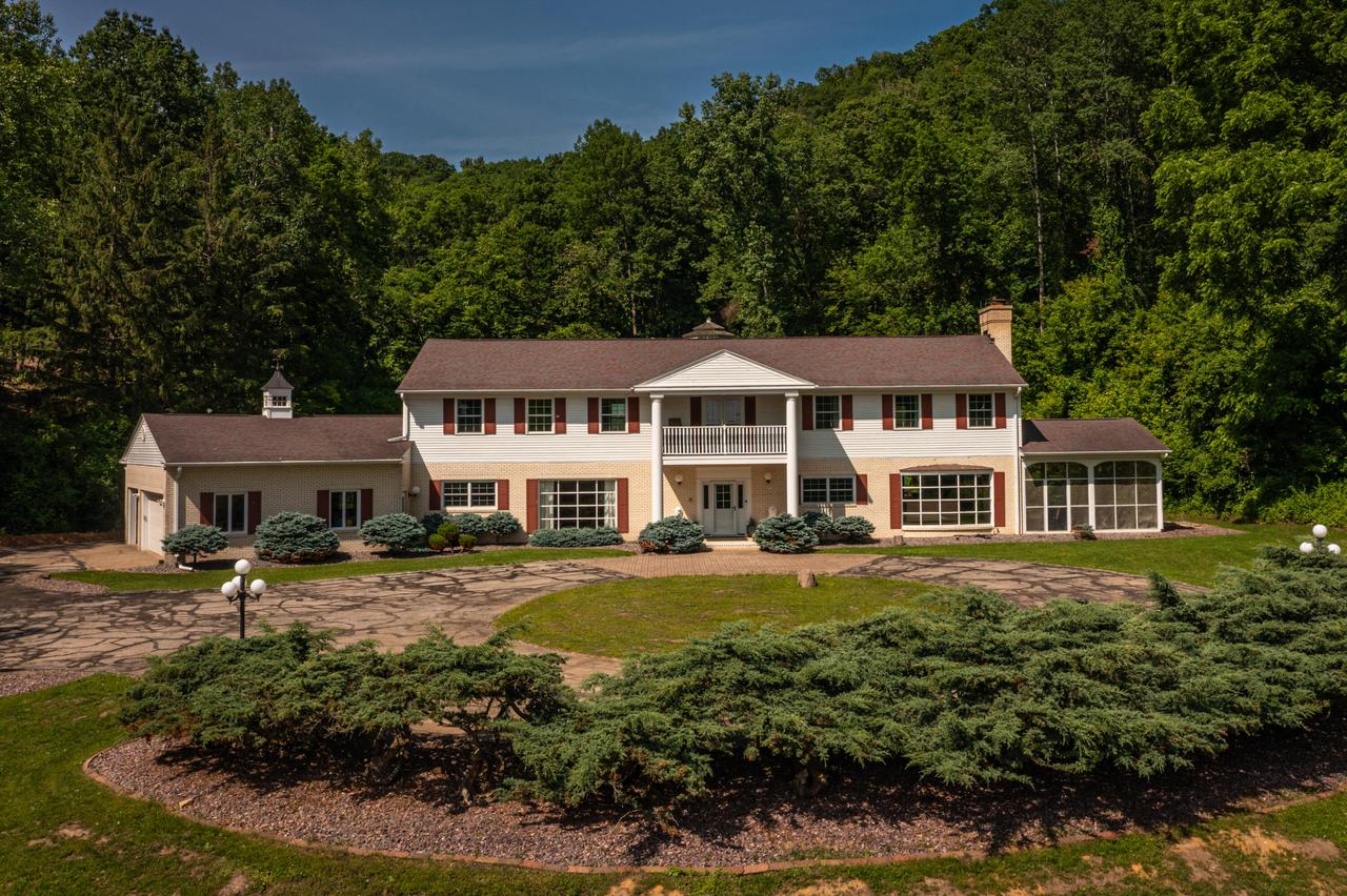 N2194 Valley Rd, Shelby, WI 54601