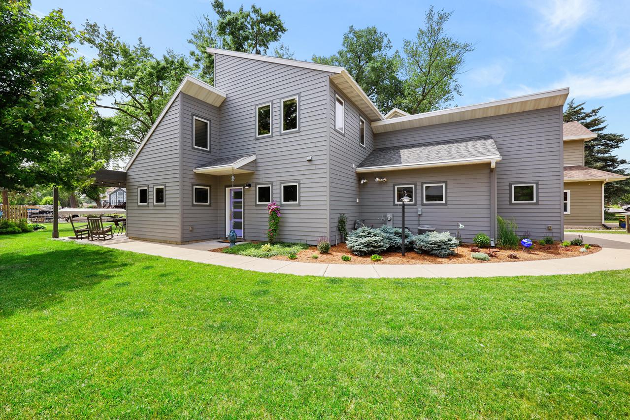 2830 Tomahawk Ct, Middleton, WI 53562
