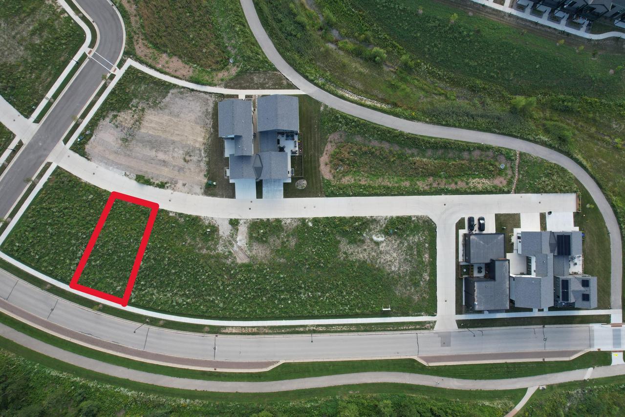 9415 S Lake Vista #3007, Oak Creek, WI 53154