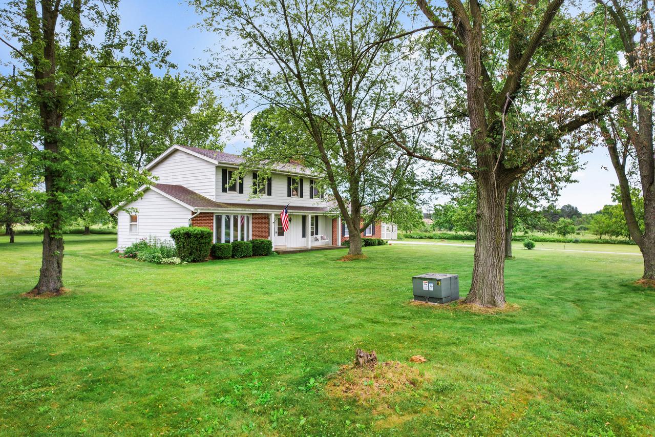 W365N7134 Mcmahon Rd, Oconomowoc, WI 53066