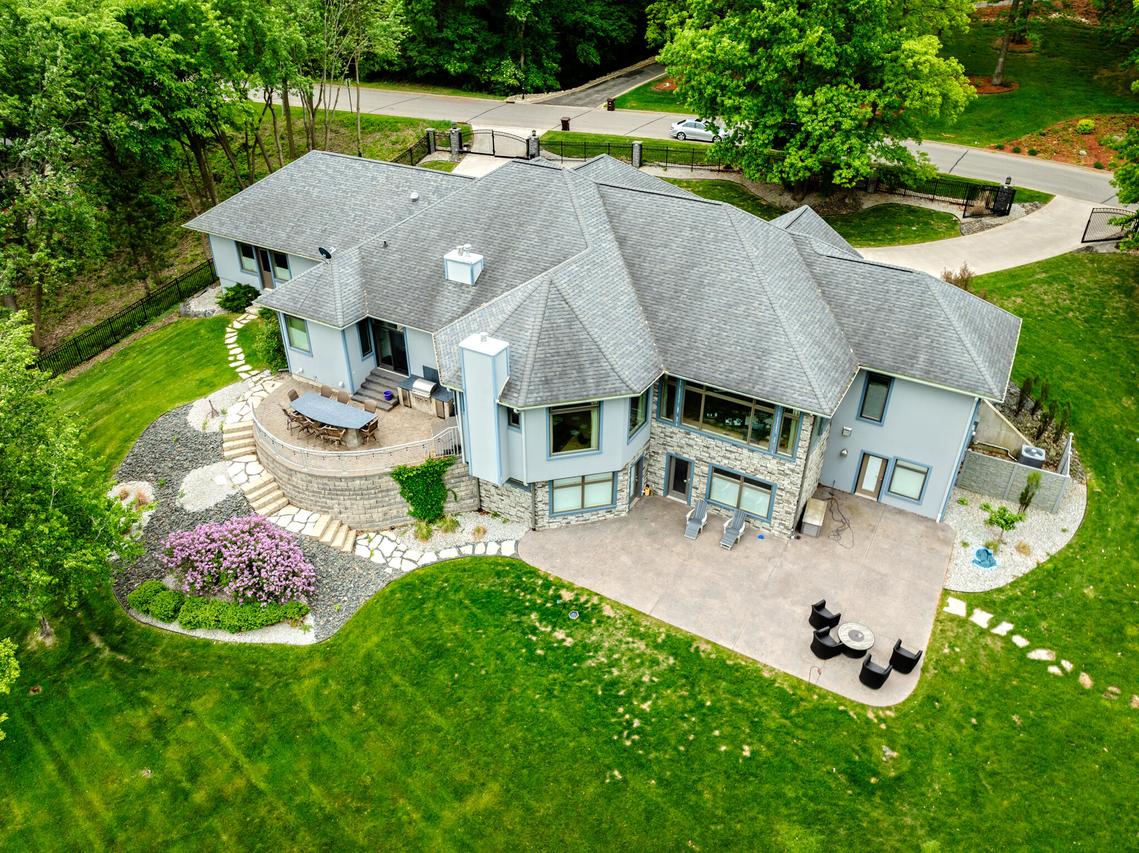 446 Country Club, Onalaska, WI 54650