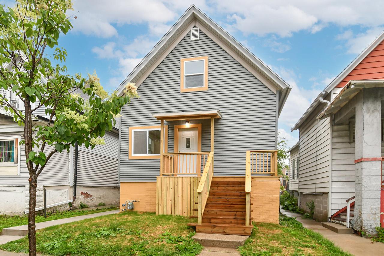 1963 S 20th St, Milwaukee, WI 53204