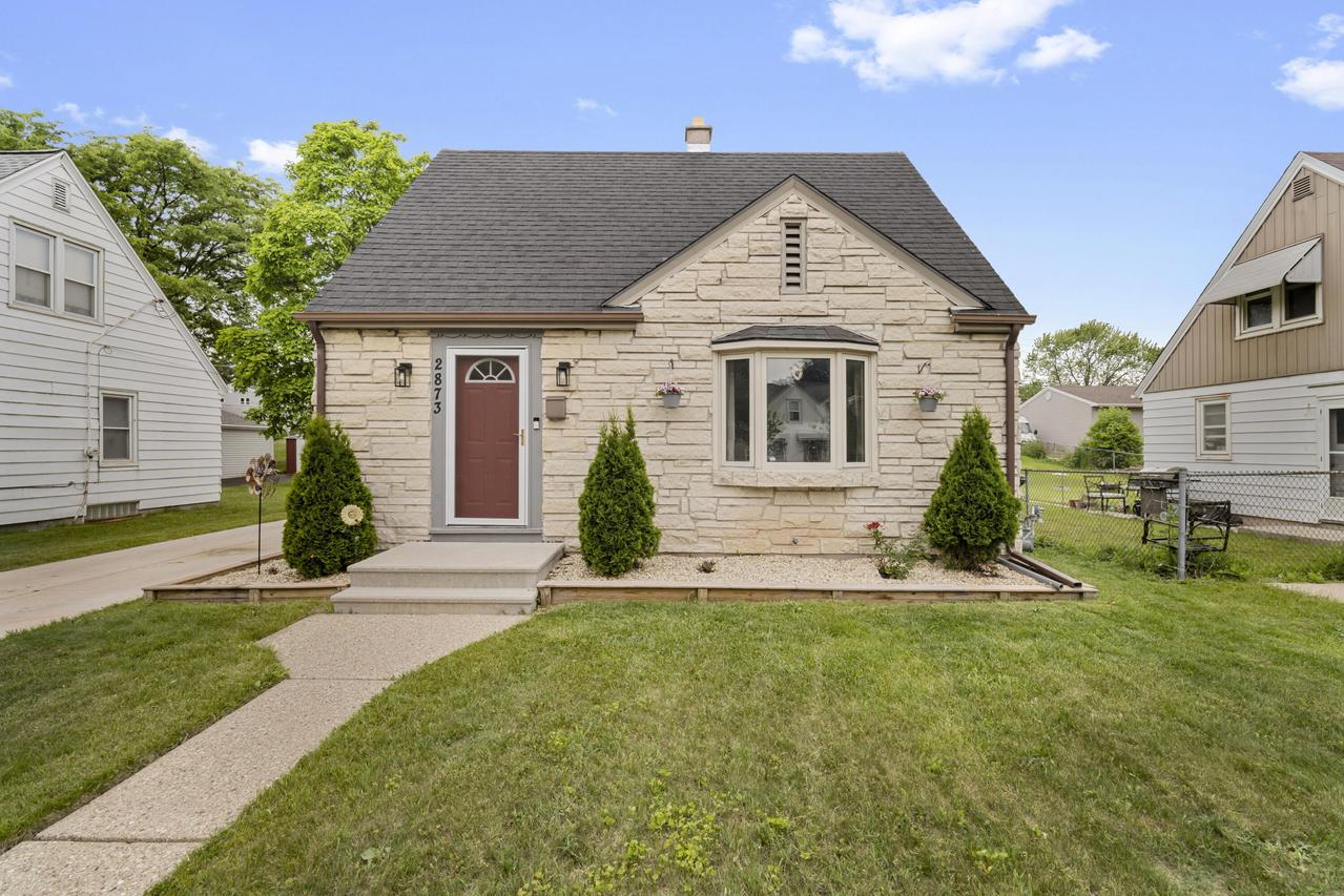 2873 S 91st St, West Allis, WI 53227