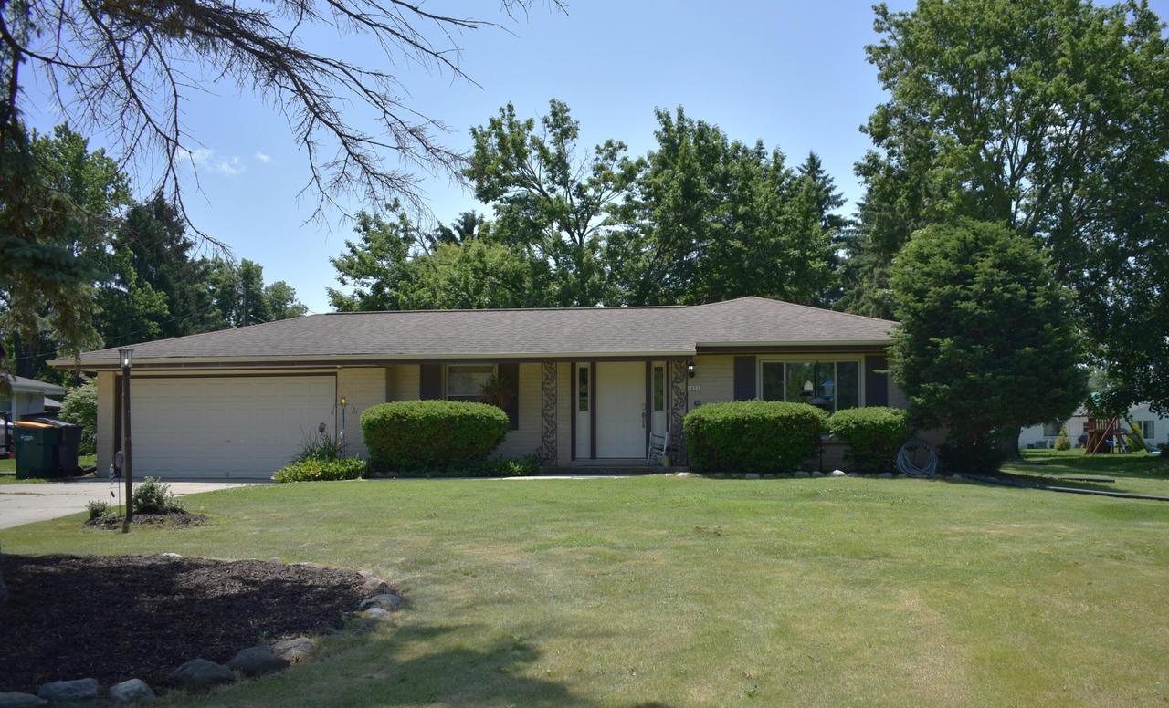 11651 W Grange Ave, Hales Corners, WI 53130