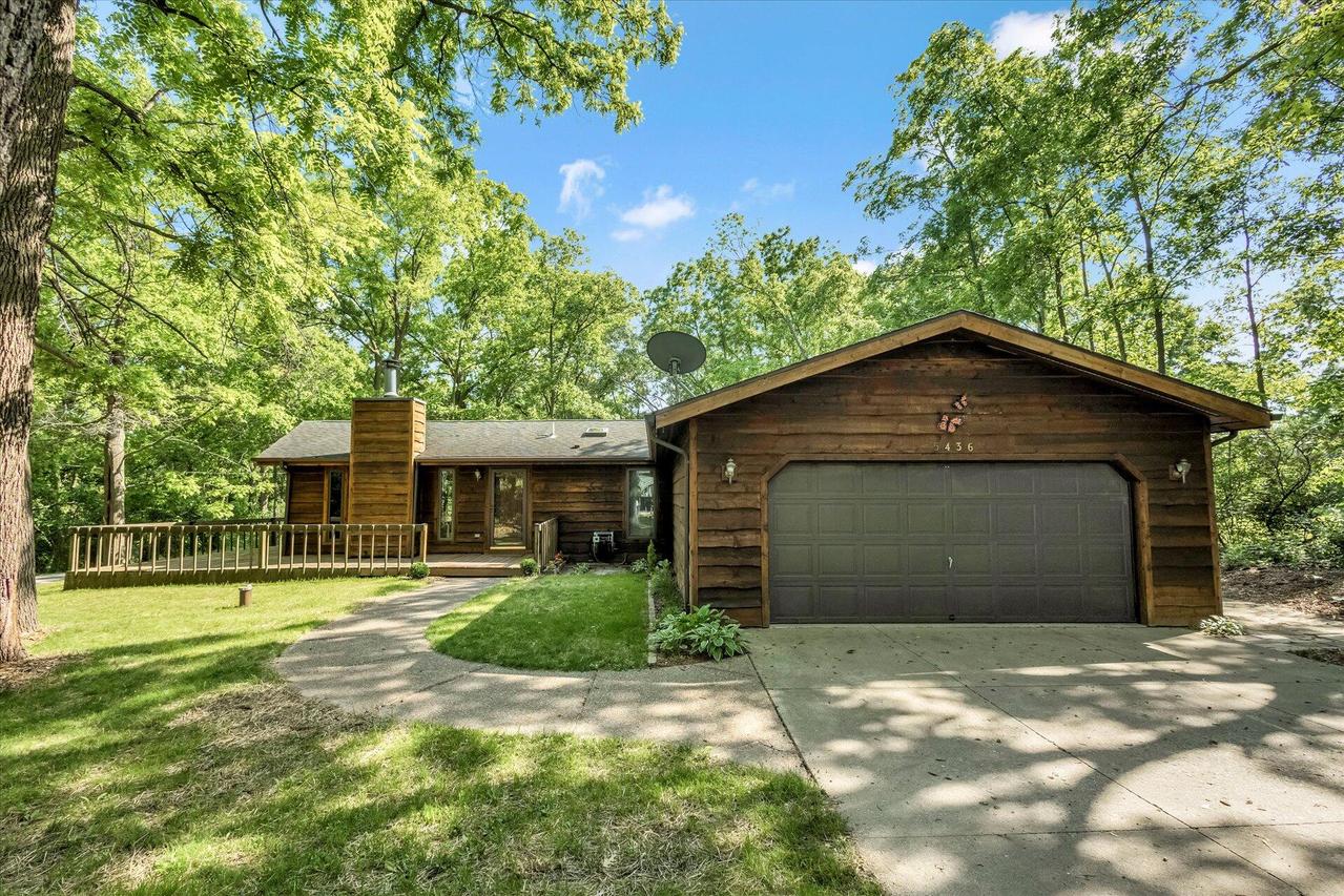 5436 Scenery Dr, Waterford, WI 53185