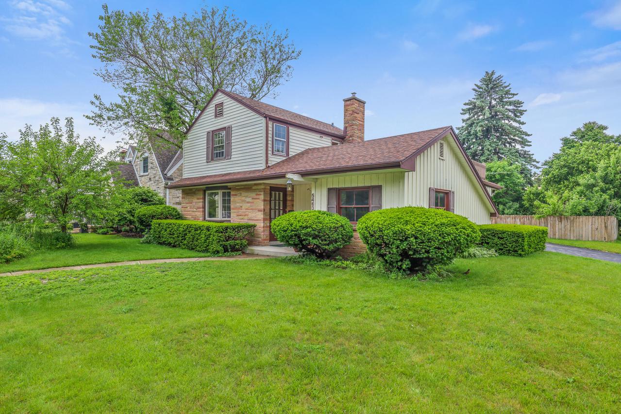 5463 N Lydell Ave, Glendale, WI 53217