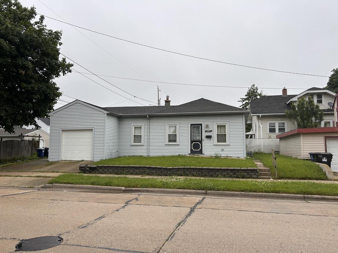2810 20th St, Racine, WI 53403