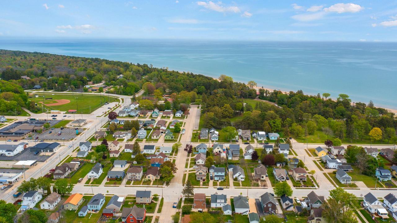 2022 Lincoln St, Two Rivers, WI 54241