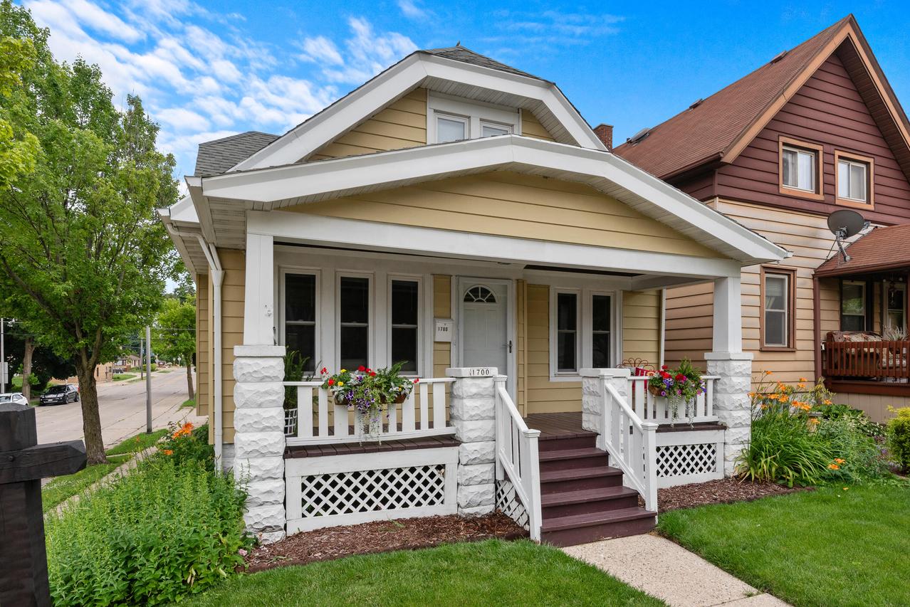 1700 S 57th St, West Allis, WI 53214