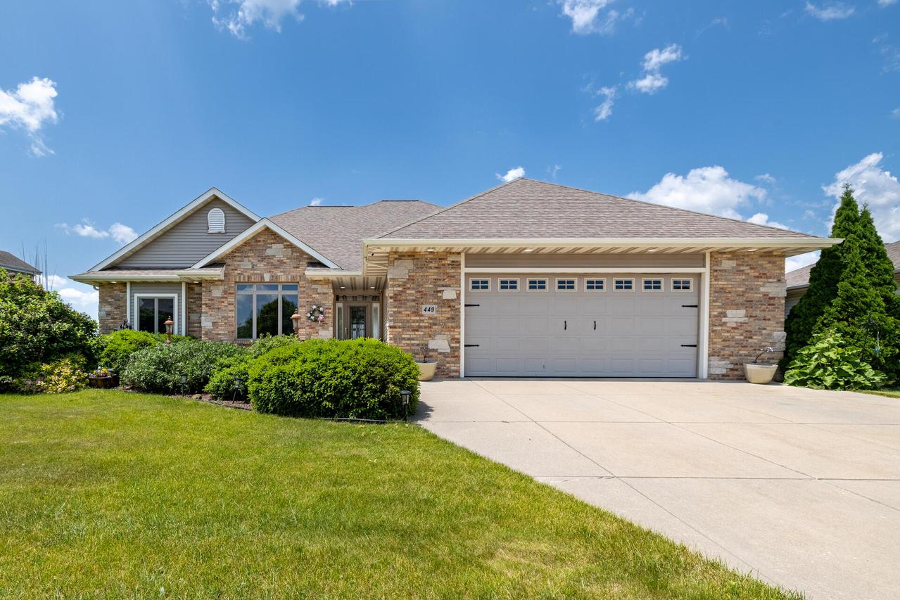 449 Tahoe Ln, Hartford, WI 53027