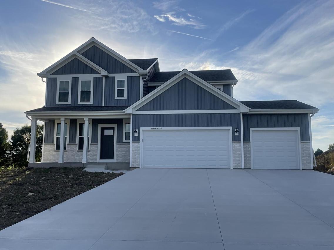 W168N10195 Bittersweet Trl, Germantown, WI 53022