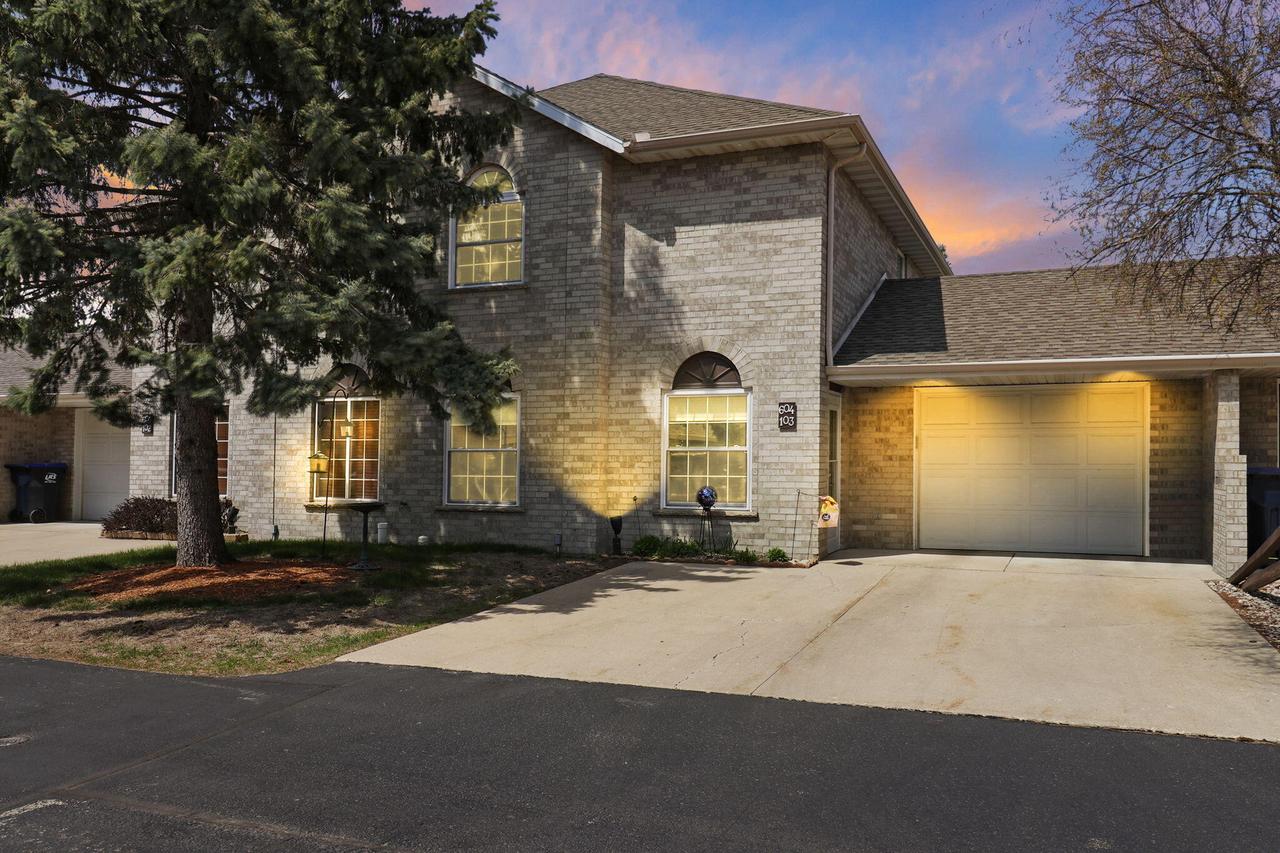 604 E Market St #103, Elkhorn, WI 53121