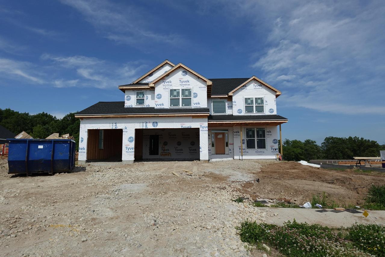 511 Woodside Ct, West Bend, WI 53095